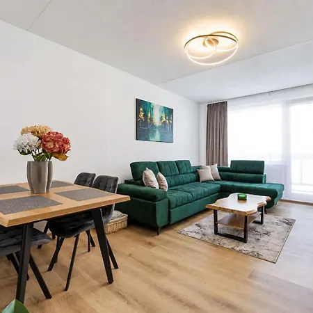 Spacious Family For 6 - Lift & Balcony Apartman Kassa
