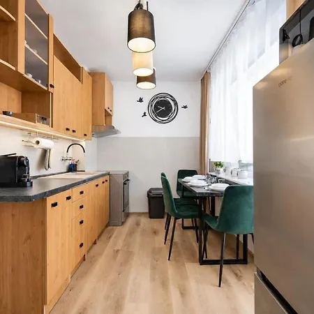 Spacious Family For 6 - Lift & Balcony Apartman *