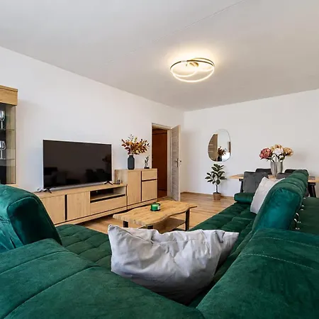 Spacious Family For 6 - Lift & Balcony Apartman Kassa