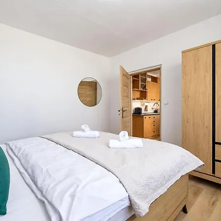 Spacious Family For 6 - Lift & Balcony Apartman *