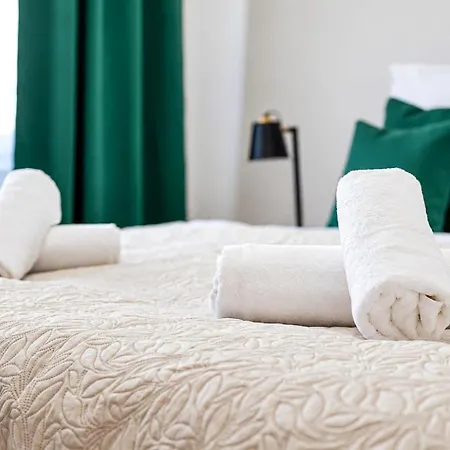 Apartman Spacious Family For 6 - Lift & Balcony Kassa