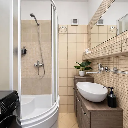 Spacious Family For 6 - Lift & Balcony Apartman