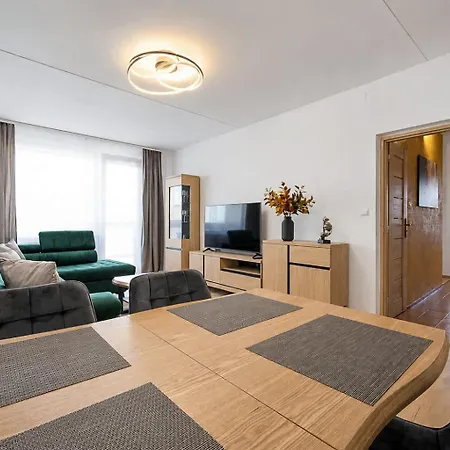 Apartman Spacious Family For 6 - Lift & Balcony Kassa