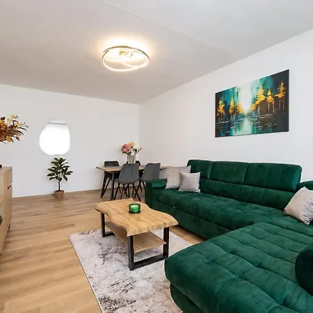 Spacious Family For 6 - Lift & Balcony Apartman