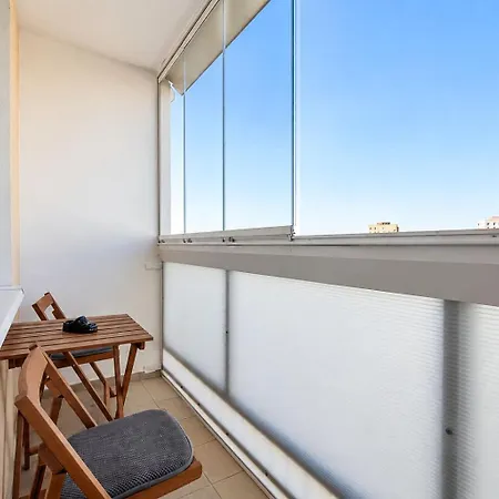 Spacious Family For 6 - Lift & Balcony Apartman